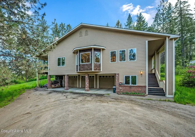 Photo 3 of Single family home for sale at 7611 W Clemetson Rd, Coeur D Alene, ID 83814 | MLS# 26-3342 | Listing updated on 2026-08-27
