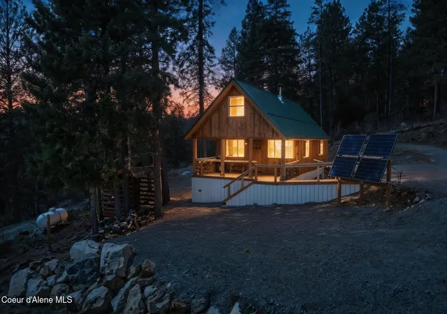 Homes for sale in Bonners Ferry, ID | 595 Snowcat Ln, Bonners Ferry, ID 83805 | MLS# 26-3312