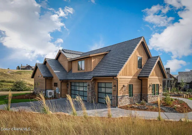 Photo 3 of Single family home for sale at 17056 S Lazurite Dr, Coeur D Alene, ID 83814 | MLS# 26-3362 | Listing updated on 2026-05-08