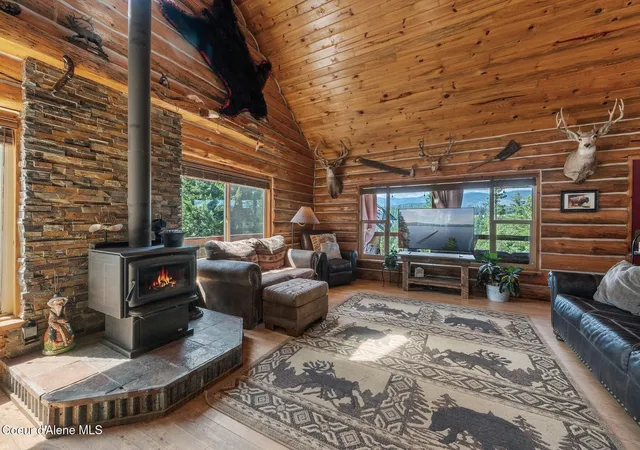 Homes for sale in Naples, ID | 124 Brown Creek Rd, Naples, ID 83847 | MLS# 26-3631