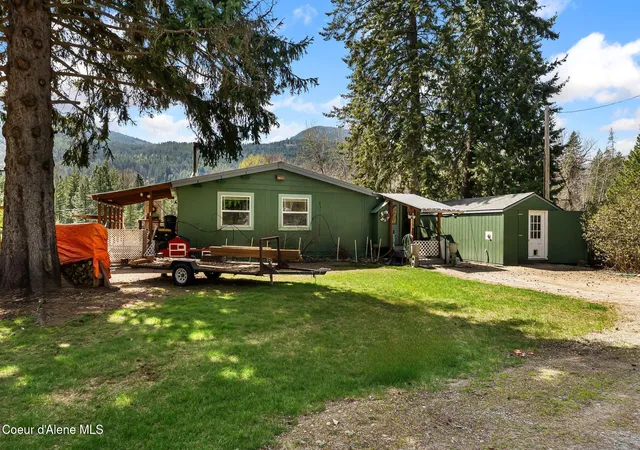Homes for sale in Sandpoint, ID | 3464 Up Pack River Rd, Sandpoint, ID 83864 | MLS# 26-3943