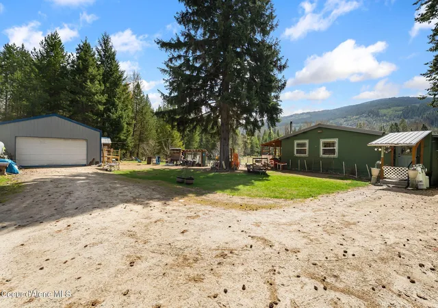 Homes for sale in Sandpoint, ID | 3464 Up Pack River Rd, Sandpoint, ID 83864 | MLS# 26-3943
