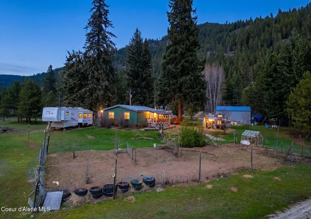 Homes for sale in Sandpoint, ID | 3464 Up Pack River Rd, Sandpoint, ID 83864 | MLS# 26-3943