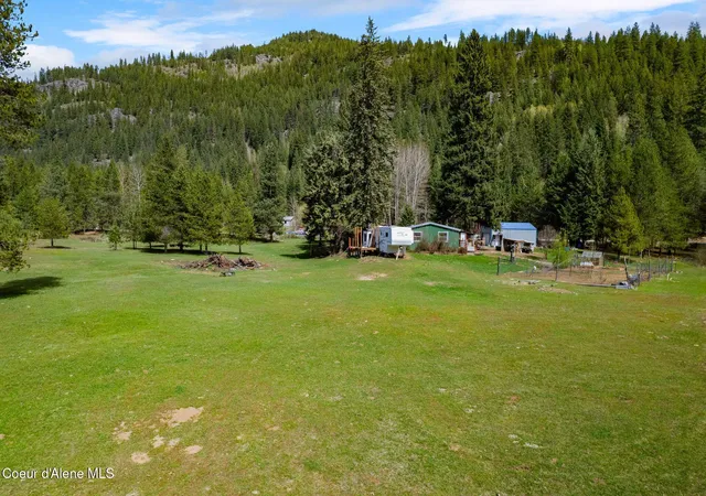Homes for sale in Sandpoint, ID | 3464 Up Pack River Rd, Sandpoint, ID 83864 | MLS# 26-3943