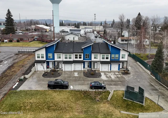 Photo 3 of Sale Pending at 12402 E Broadway Ave, Spokane Valley, WA 99216 | MLS# 26-3670 | Listing updated on 2026-07-20