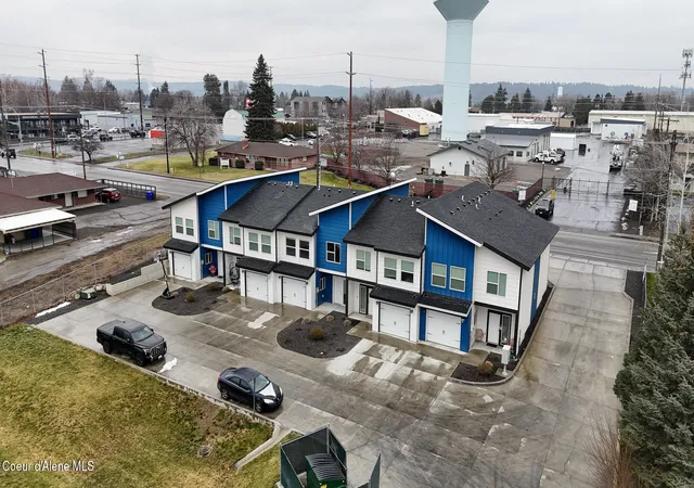 Photo 3 of Sale Pending at 12402 E Broadway Ave, Spokane Valley, WA 99216 | MLS# 26-3670 | Listing updated on 2026-07-20