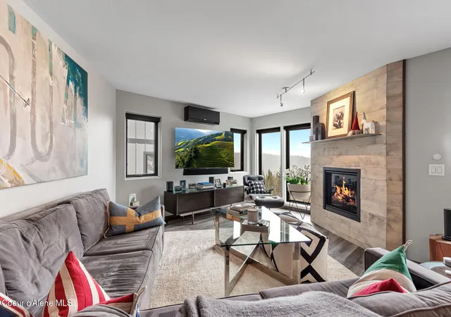 3rd image of 185 Crystal Springs Rd # 604, Sandpoint, ID 83864 | MLS# 26-3755