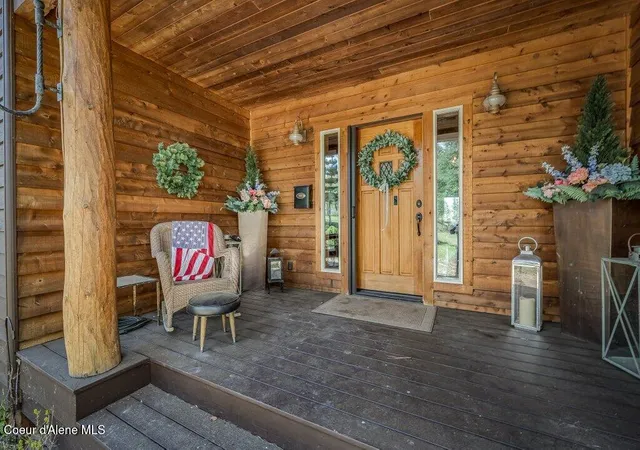 Photo 3 of Single family home for sale at 2875 Gold Crk Rd, Sandpoint, ID 83864 | MLS# 26-4043 | Listing updated on 2026-07-29