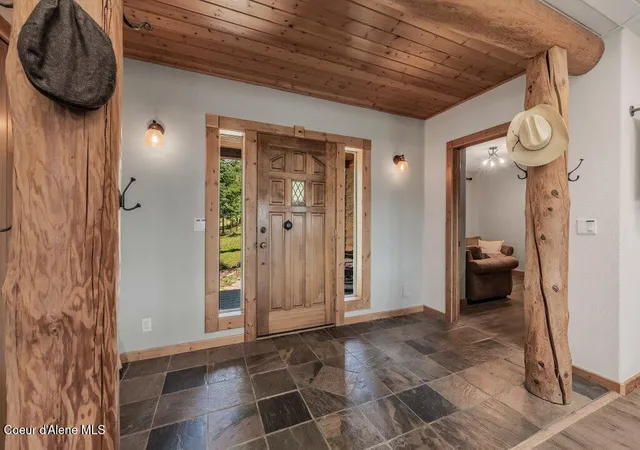 Photo 4 of Single family home for sale at 2875 Gold Crk Rd, Sandpoint, ID 83864 | MLS# 26-4043 | Listing updated on 2026-07-29