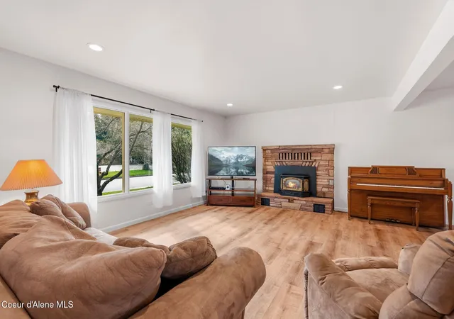 5th image of 606 S Ella Ave, Sandpoint, ID 83864 | MLS# 26-3751