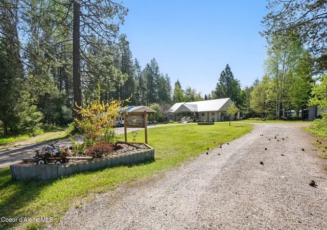 4th image of 1601 Spades Rd, Sagle, ID 83860 | MLS# 26-3772