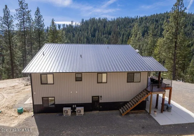 Homes for sale in Pinehurst, ID | 3835 Pinecreek Rd, Pinehurst, ID 83850 | MLS# 26-3807
