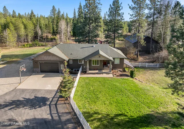 Photo 2 of Single family home for sale at 1562 W Laramie Ave, Rathdrum, ID 83858 | MLS# 26-3824 | Listing updated on 2026-09-28