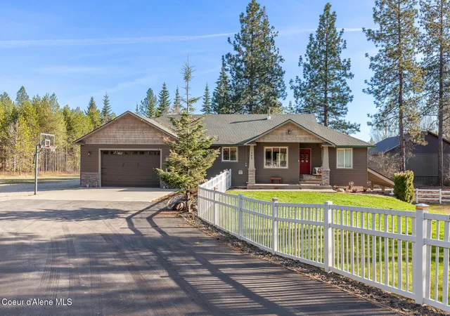 Photo 3 of Single family home for sale at 1562 W Laramie Ave, Rathdrum, ID 83858 | MLS# 26-3824 | Listing updated on 2026-09-28