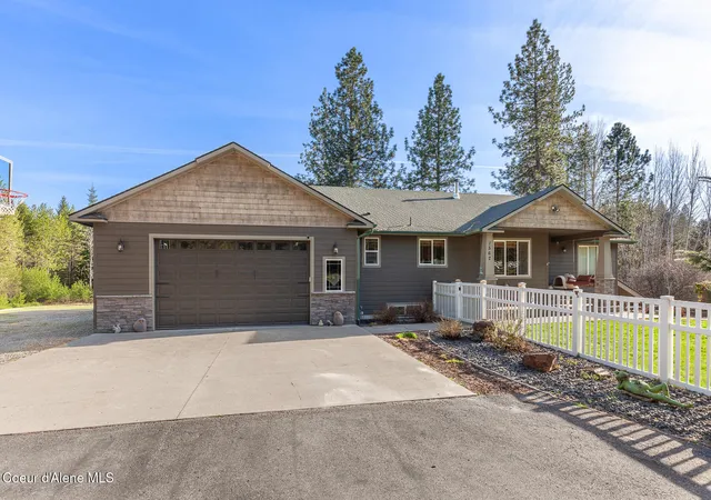 Photo 4 of Single family home for sale at 1562 W Laramie Ave, Rathdrum, ID 83858 | MLS# 26-3824 | Listing updated on 2026-09-28