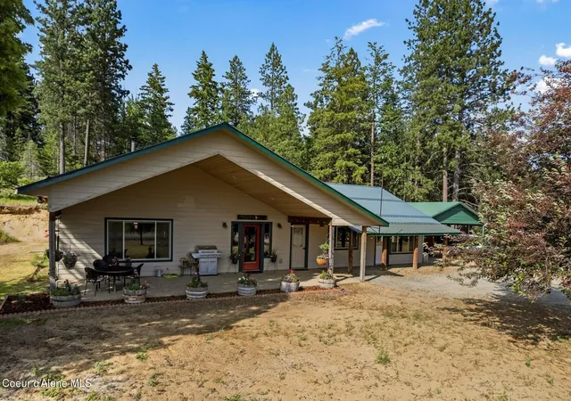 Homes for sale in Naples, ID | 159 Frontier Village, Naples, ID 83847 | MLS# 26-4081