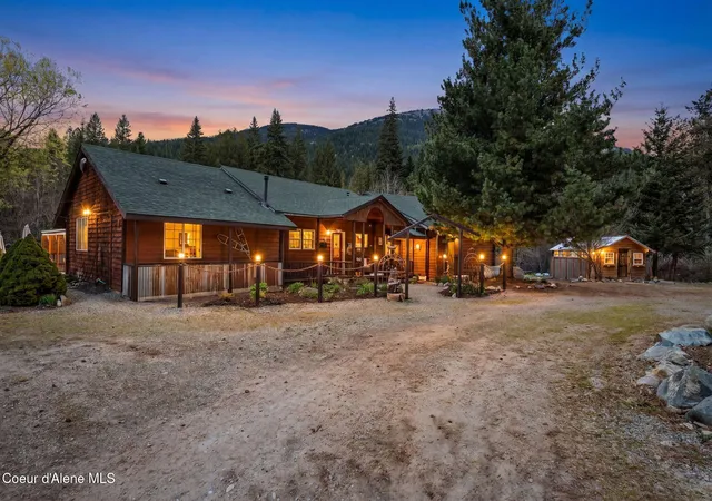 Homes for sale in Bonners Ferry, ID | 5634 Moyie River Rd, Bonners Ferry, ID 83805 | MLS# 26-4755