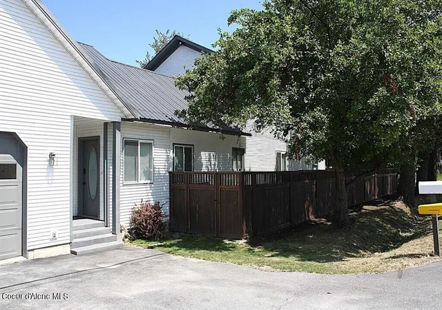 Photo 2 of Single family home for sale at 101 Sprague St, Kootenai, ID 83840 | MLS# 26-4202 | Listing updated on 2026-07-30
