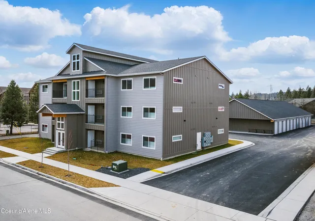 Homes for sale in Sandpoint, ID | 424 S Olive Ave #304, Sandpoint, ID 83864 | MLS# 26-4219