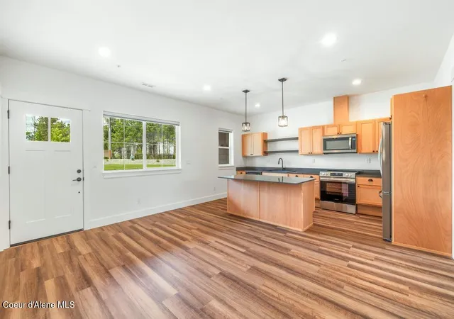 Homes for sale in Ponderay, ID | 50 Carnelian Ave #UNIT 102, Ponderay, ID 83852 | MLS# 26-4246
