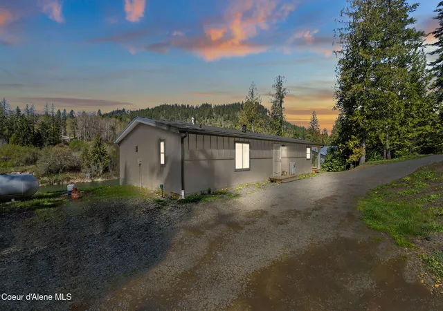 Photo 3 of Manufactured home for sale at 792 Dirks Rd, Priest River, ID 83856 | MLS# 26-4314 | Listing updated on 2026-05-06