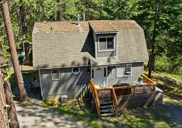 Photo 3 of Single family home for sale at 8484 E Scenic Bay Rd, Coeur D'alene, ID 83814 | MLS# 26-4354 | Listing updated on 2026-08-28
