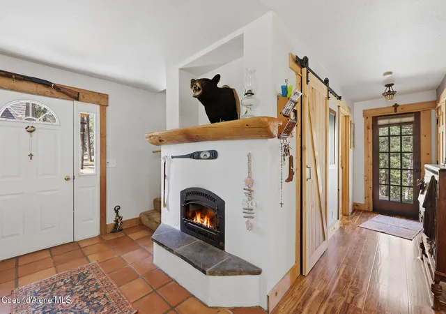 Photo 4 of Single family home for sale at 8484 E Scenic Bay Rd, Coeur D'alene, ID 83814 | MLS# 26-4354 | Listing updated on 2026-09-23
