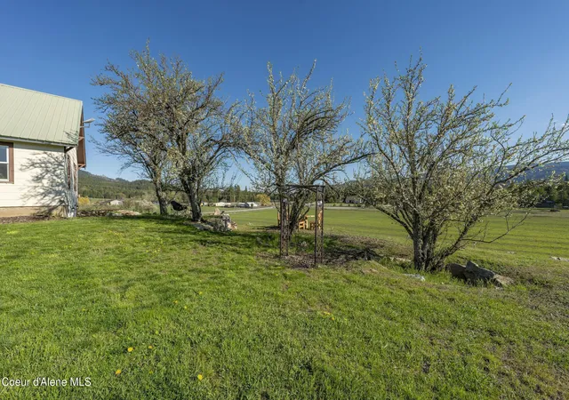 Photo 3 of Single family home for sale at 1050 Eastside Rd, Priest River, ID 83856 | MLS# 26-4396 | Listing updated on 2026-05-06