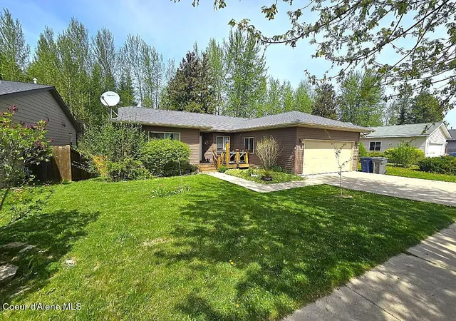 Homes for sale in Sandpoint, ID | 1305 Honeysuckle Ave, Sandpoint, ID 83864 | MLS# 26-4395