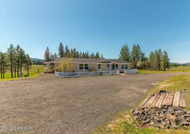 3rd image of 1061 Canyon Ridge Dr, Plummer, ID 83851 | MLS# 26-4470