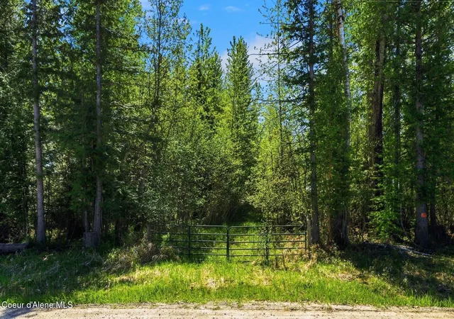 Homes for sale in Sandpoint, ID | 522 W Bronx Rd, Sandpoint, ID 83864 | MLS# 26-4521