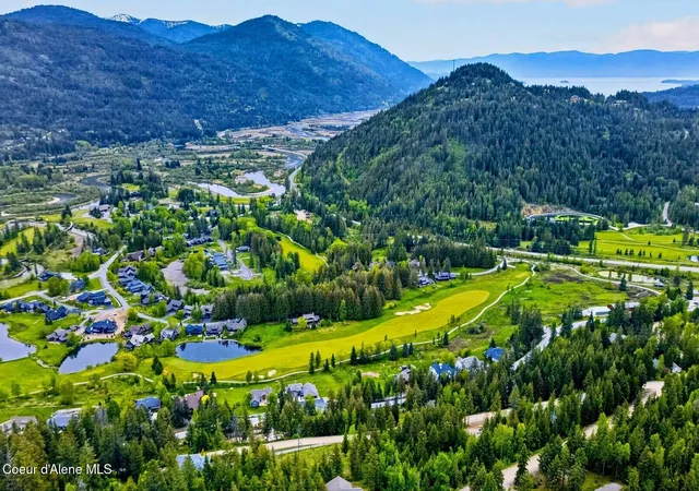 Homes for sale in Sandpoint, ID | 404 Fairway View Dr, Sandpoint, ID 83864 | MLS# 26-4887
