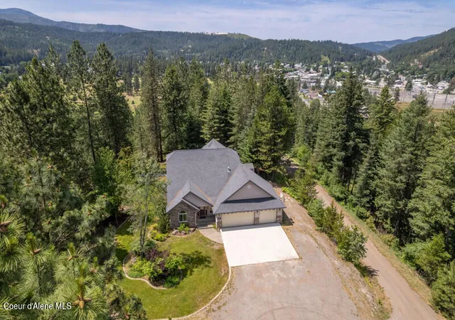 4th image of 608 Country Club Ln, Pinehurst, ID 83850 | MLS# 26-5083