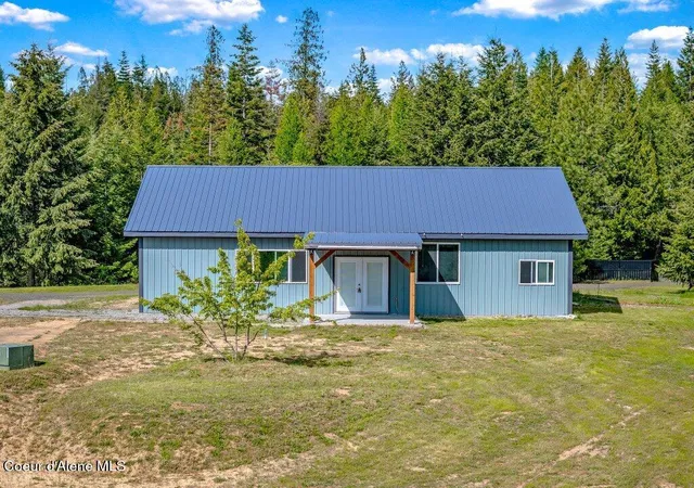 Homes for sale in Harrison, ID | 26825 S Cedar Grove Rd, Harrison, ID 83833 | MLS# 26-5088