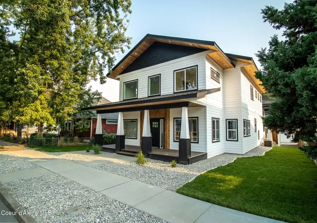 2nd image of 816 & 818 E Young Ave, Coeur D Alene, ID 83814 | MLS# 26-4809