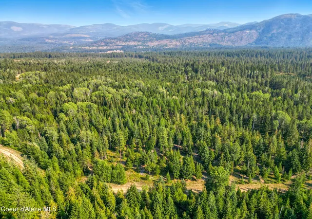 Homes for sale in Naples, ID | 125 Ranch Rd, Naples, ID 83847 | MLS# 26-4849