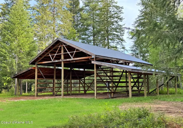 Homes for sale in Sandpoint, ID | 45 Rascals Rd, Sandpoint, ID 83864 | MLS# 26-5001