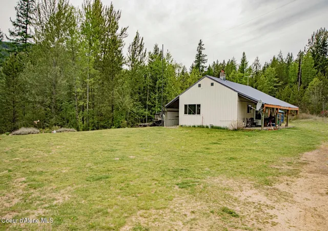 4th image of 2884 Morris Rd, Naples, ID 83847 | MLS# 26-4971