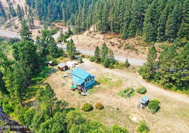 Photo 3 of Single family home for sale at 4870 Benewah Crk Rd, Saint Maries, ID 83861 | MLS# 26-5008 | Listing updated on 2026-08-25