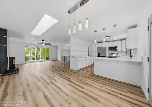 Photo 3 of Single family home for sale at 117 S Pinewood Dr, Post Falls, ID 83854 | MLS# 26-5291 | Listing updated on 2026-09-25