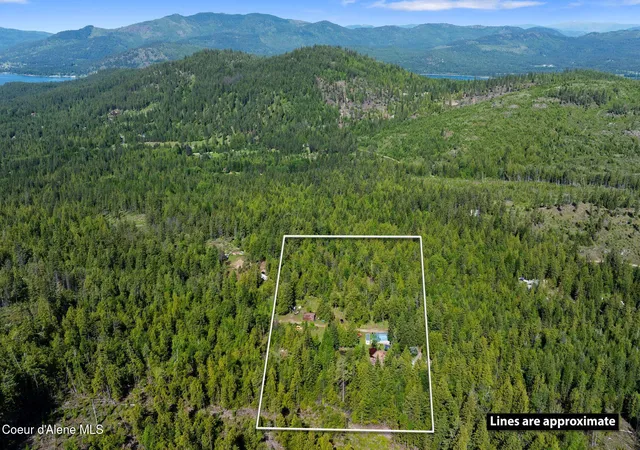 Photo 3 of Single family home for sale at 910 Otts Rd, Sagle, ID 83860 | MLS# 26-5085 | Listing updated on 2026-06-23