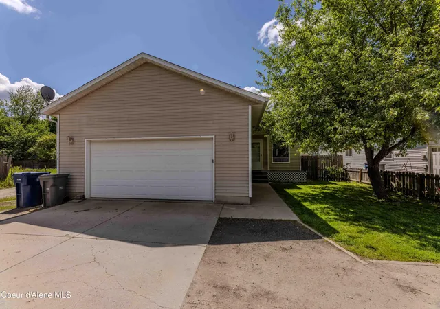 Homes for sale in Sandpoint, ID | 418 N Division Ave, Sandpoint, ID 83864 | MLS# 26-5113