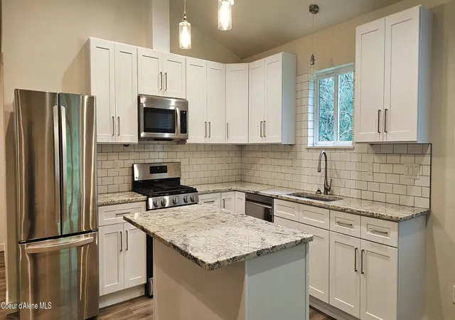Homes for sale in Bonners Ferry, ID | 389 Hardy Loop, Bonners Ferry, ID 83805 | MLS# 26-5161