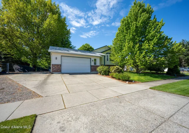 2nd image of 2056 E Greywolf Ave, Coeur D Alene, ID 83815 | MLS# 26-5250