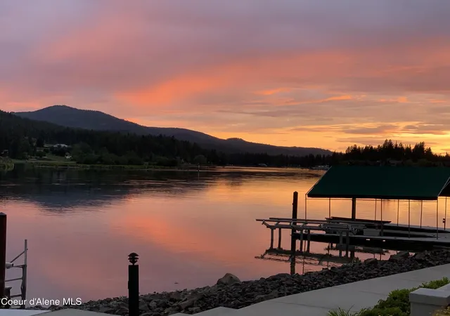 Homes for sale in Coeur D Alene, ID | 3852 W Shoreview Ln, Coeur D Alene, ID 83814 | MLS# 26-5285