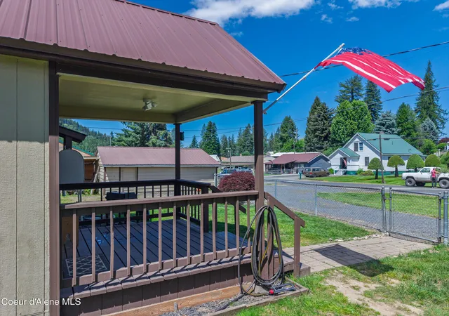 3rd image of 2015 Washington Ave, Saint Maries, ID 83861 | MLS# 26-6518