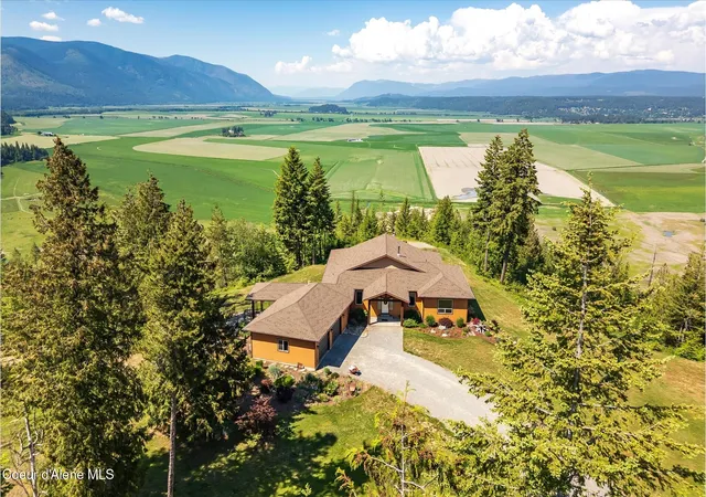 Homes for sale in Naples, ID | 153 Ocean Front Pl, Naples, ID 83847 | MLS# 26-5551