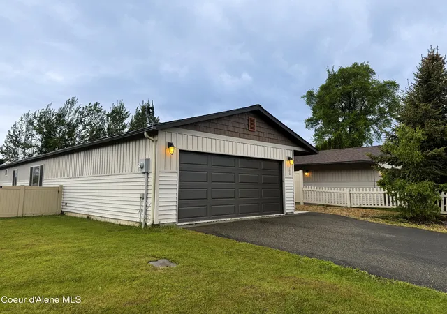 Homes for sale in Kootenai, ID | 200 Brittany Loop, Kootenai, ID 83840 | MLS# 26-5364