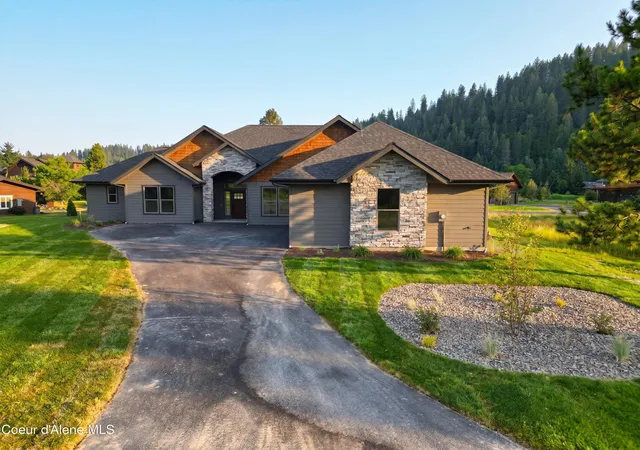 Homes for sale in Sandpoint, ID | 86 Marie Victoria Ct, Sandpoint, ID 83864 | MLS# 26-5387