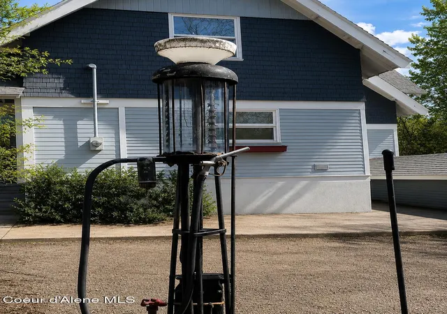 Homes for sale in Bonners Ferry, ID | 6990 Denver St, Bonners Ferry, ID 83805 | MLS# 26-5593